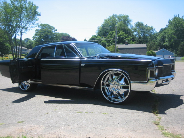 finished car for 2010 on 26s 004.jpg