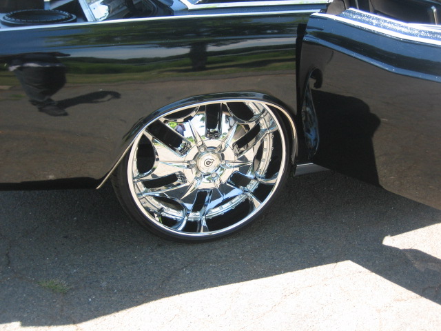 finished car for 2010 on 26s 028.jpg