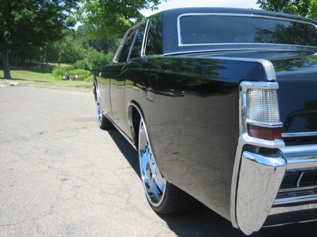 finished car for 2010 on 26s 046.jpg